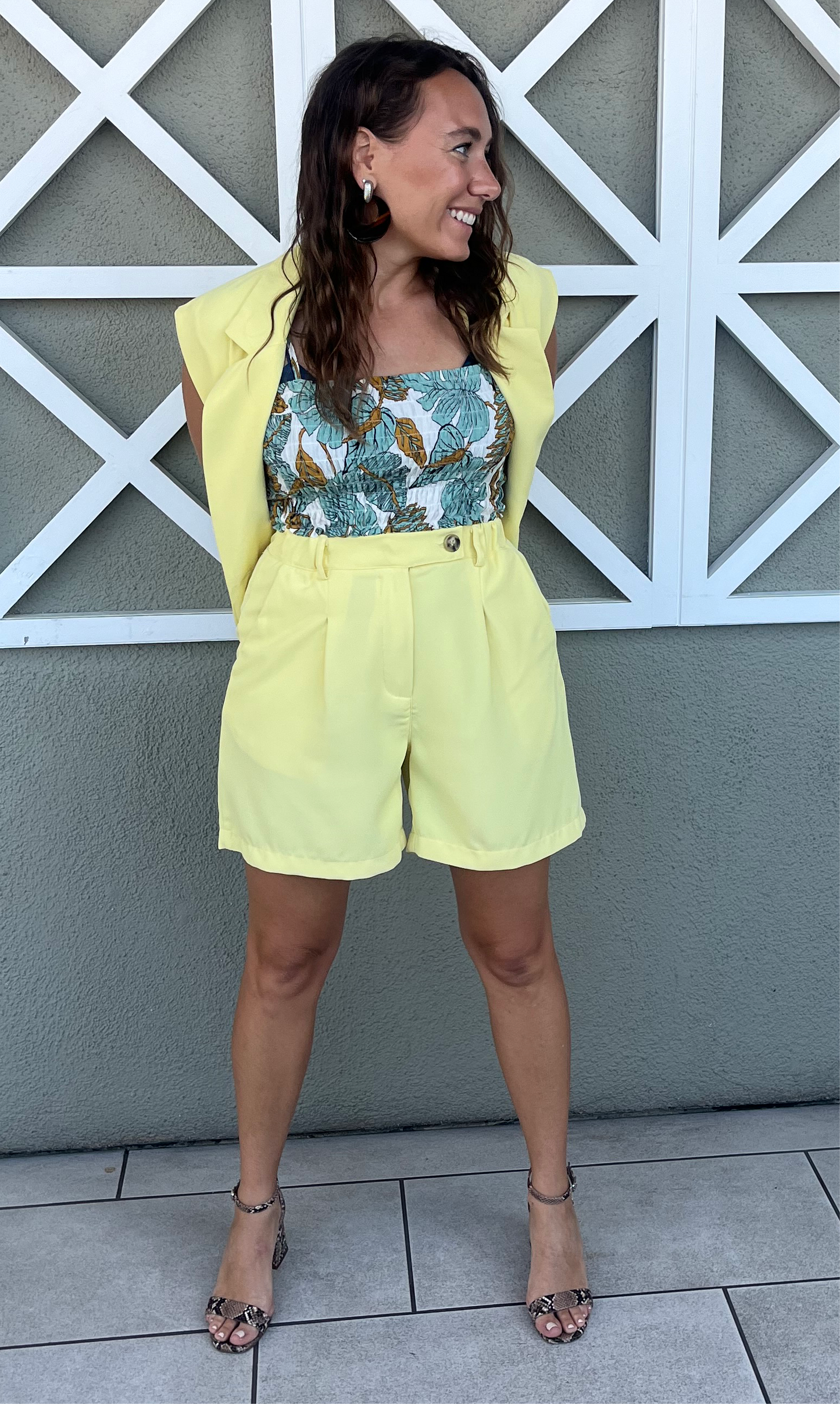 Tailored Three Pocket Short